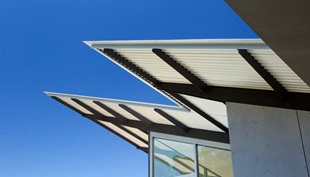 A design first deployed in Kakadu National Park, the steel ‘champagne glass’ provides a central collection point for rainwater.